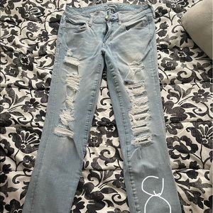 American Eagle Light wash Ripped Skinny Jeans